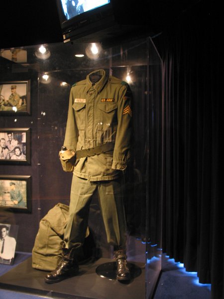 FIL26430.JPG - Army suit